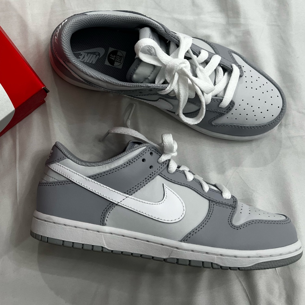 Nike low dunk SIZE 3Y pure platinum wolf grey